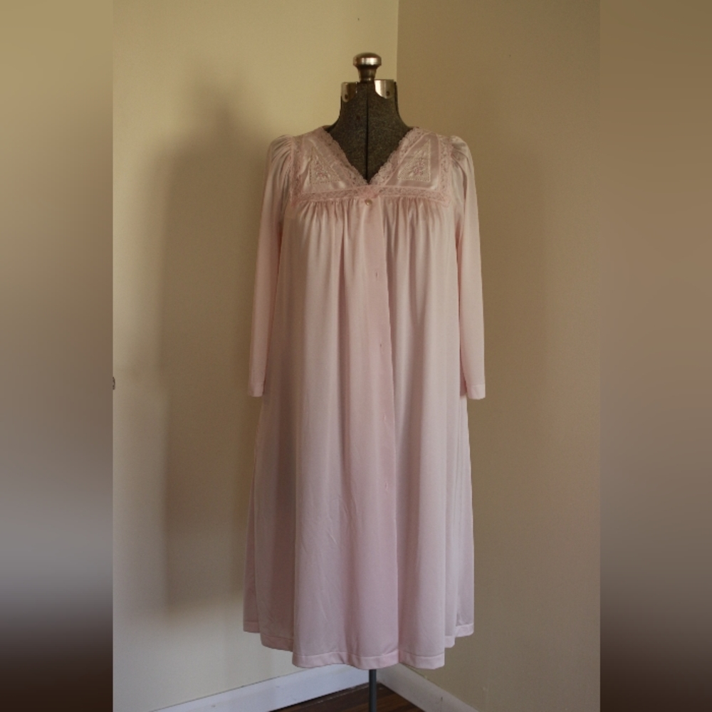 Ladies vintage lingerie pink gown and robe